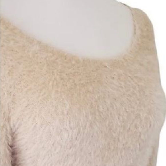 Knitted and knotted Anthropology light pink 100% nylon short sleeve scoop neck - Picture 3 of 12